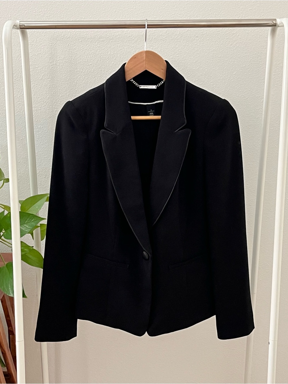 White House Black Market Women's Black Tailored Blazer Jacket, Size 4